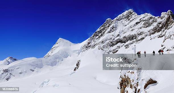 Foto de Alpes Australianos Paisagem De Montanha No Jungfraujoch e mais fotos de stock de Alpes europeus