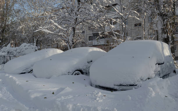 istock Cars under the snow 1820907668