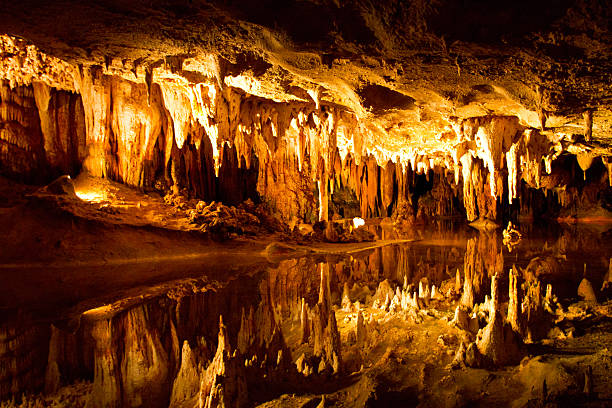 istock Cave stalactites, stalagmites, and other formations at Luray Caverns, Virginia 182091671