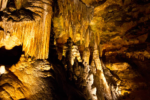 istock Cave stalactites, stalagmites, and other formations at Luray Caverns, Virginia 182091677