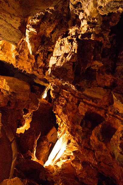 istock Cave stalactites, stalagmites, and other formations at Luray Caverns, Virginia 182091678