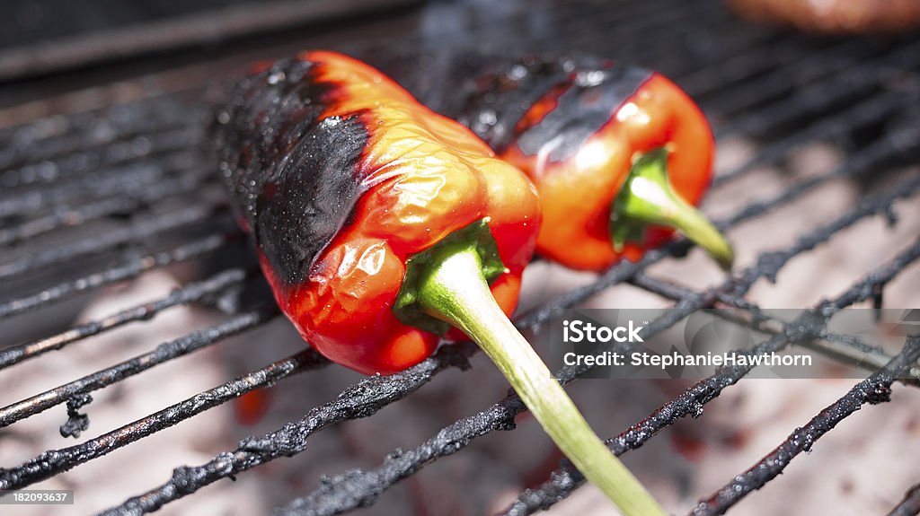 Barbacoa pimientos asado a la parrilla - Foto de stock de A la Parrilla libre de derechos