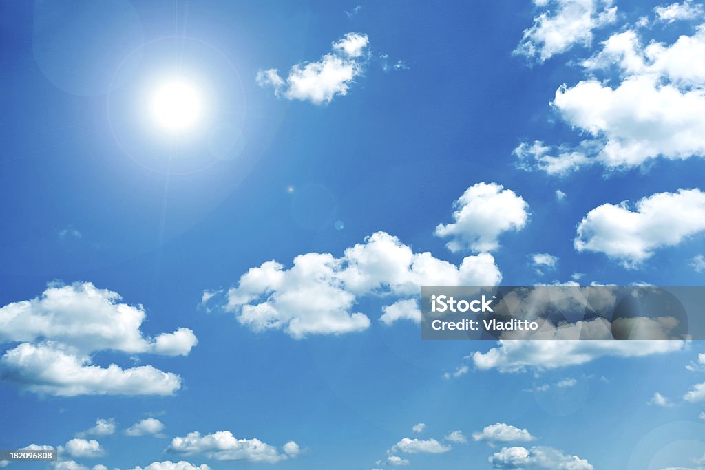Vue panoramique du superbe bleu ciel et blanc nuages Image dépouillée - Photo de Abstrait libre de droits