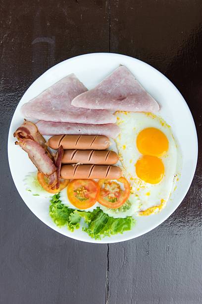 istock Full set of English breakfast with eggs, beacon, and ham 182098805