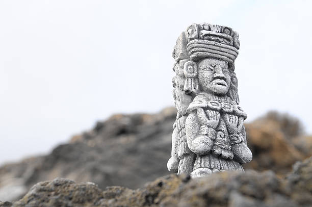 Maya/Inka/Azteken Statue Aus Steinguss – Frostsicher Für Den Garten (Höhe 72 Cm, Gewicht 60 Kg, Grau)