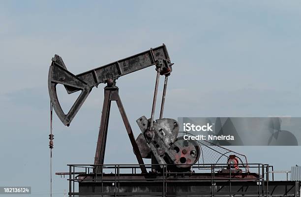 운영 석유 및 가스 웰던 0명에 대한 스톡 사진 및 기타 이미지 - 0명, 가솔린, 강철