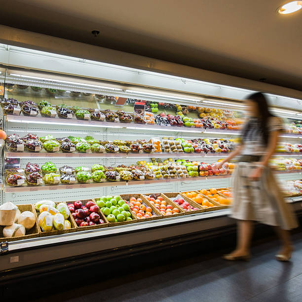 istock Shelf with fruits in supermarket 182138015