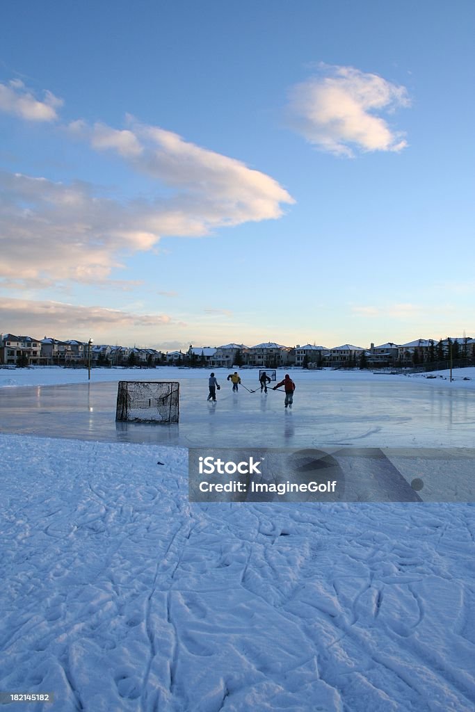 Joueur de Hockey sur glace au Canada - Photo de Étang libre de droits