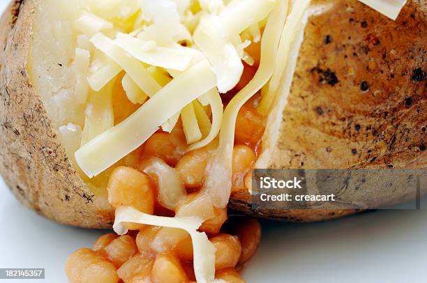 Casaco Batata Graduados De Queijo Cheddar Feijões Cozidos - Fotografias de stock e mais imagens de Batata Inglesa