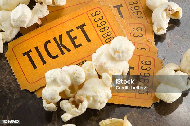 Biglietti Per Il Cinema - Fotografie stock e altre immagini di Biglietto - Biglietto, Biglietto del cinema, Pop corn