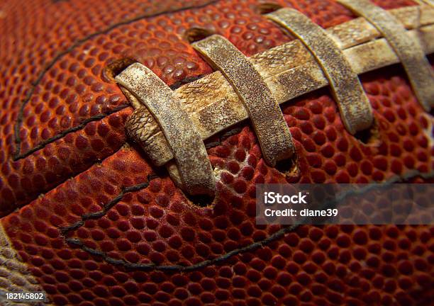 Football Stockfoto und mehr Bilder von Amerikanischer Football - Amerikanischer Football, Football - Spielball, Fotografie