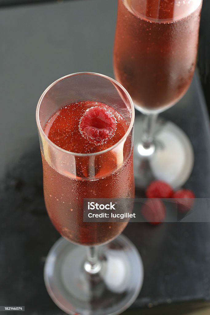 Rosa champán con frambuesa - Foto de stock de Cóctel - Bebida alcohólica libre de derechos