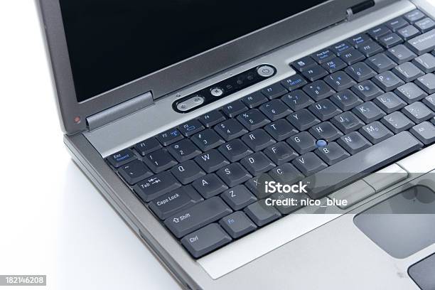 Laptop Klucze - zdjęcia stockowe i więcej obrazów Analizować - Analizować, Biuro, Biznes