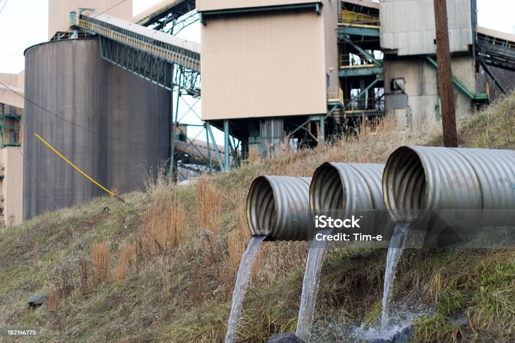 Tres tubos - Foto de stock de Agua libre de derechos