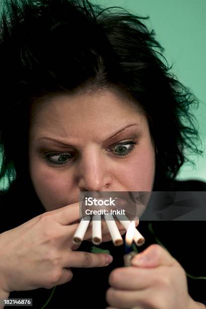 Sucht Stockfoto und mehr Bilder von Zigarette - Zigarette, Lichtquelle, Vier Gegenstände
