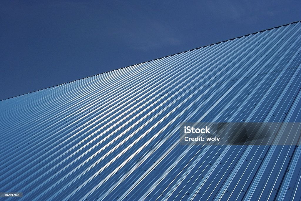 Наклонные-синий - Стоковые фото Крыша роялти-фри