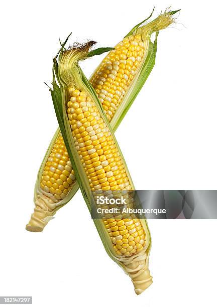 Jedzeniecorn - zdjęcia stockowe i więcej obrazów Kolba kukurydzy - Kolba kukurydzy, Neutralne tło, Białe tło