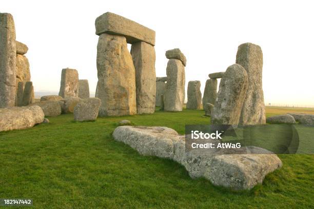 Stonehenge Stockfoto und mehr Bilder von Stonehenge - Stonehenge, Britische Kultur, England