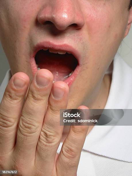 Foto de Cansado e mais fotos de stock de Adolescente - Adolescente, Adulto, Boca Aberta