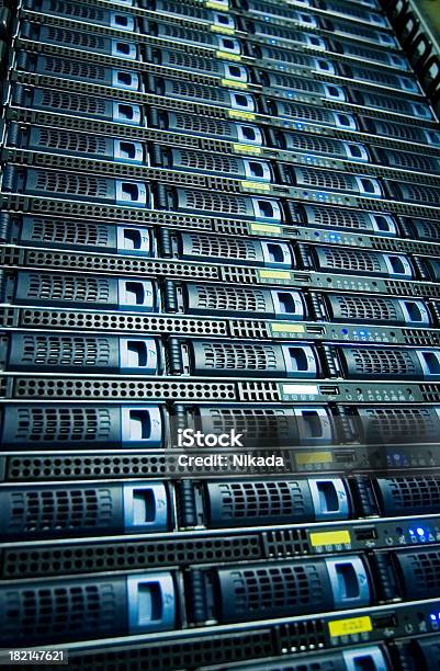 Statywy Na Serwera - zdjęcia stockowe i więcej obrazów Serwer sieciowy - Serwer sieciowy, Stojak, Badania