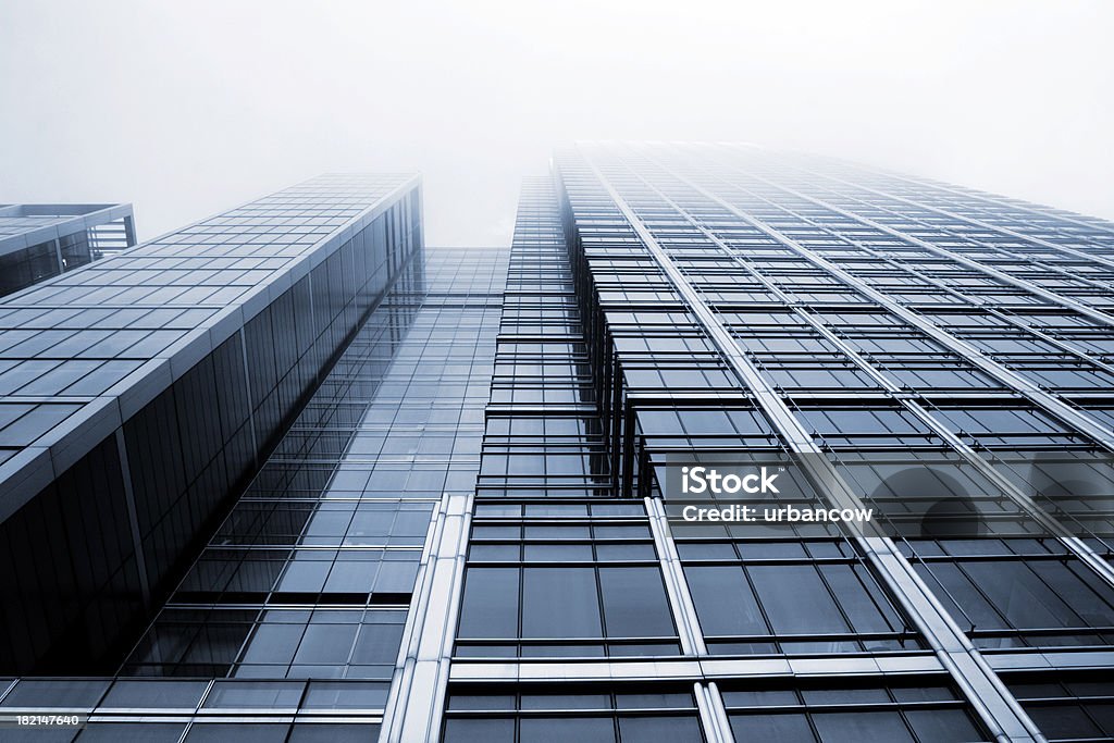 Городской туман - Стоковые фото Англия роялти-фри