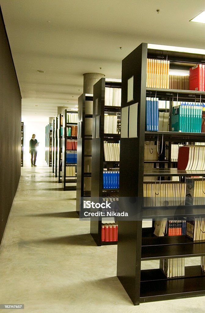 Biblioteca de MODERNA - Foto de stock de Actividad libre de derechos