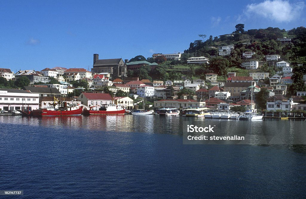 St. George's Port Grenada - Zbiór zdjęć royalty-free (Dom - Budowla mieszkaniowa)