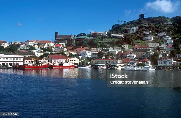 St Georges Port Grenada - zdjęcia stockowe i więcej obrazów Dom - Budowla mieszkaniowa - Dom - Budowla mieszkaniowa, Fotografika, Grenada