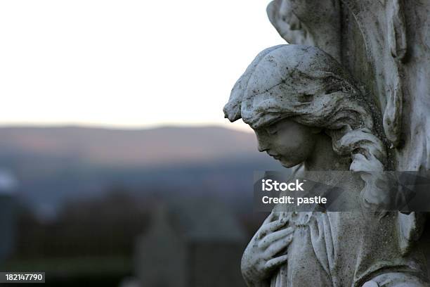 앤젤릭 프로필 천사에 대한 스톡 사진 및 기타 이미지 - 천사, 묘지, 조각상