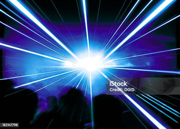 Promienie Światła Laserowego 02 - zdjęcia stockowe i więcej obrazów Chodzenie do klubów - Chodzenie do klubów, Ciemnoniebieski, Ciemny