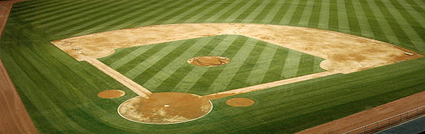 campo de basebol - baseball base baseball diamond field imagens e fotografias de stock