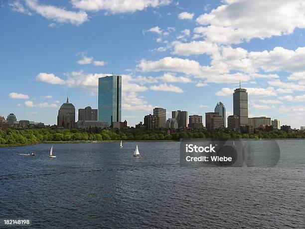 ボストンの街並みとヨット - 都市の全景のストックフォトや画像を多数ご用意 - 都市の全景, マサチューセッツ州 ボストン, ジョン・ハンコック・タワー
