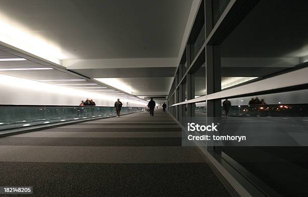 Аэропорт Проход — стоковые фотографии и другие картинки Архитектура - Архитектура, Аэропорт, В помещении