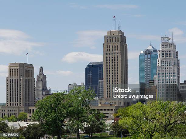 Vista De La Ciudad De Kansas Foto de stock y más banco de imágenes de Kansas City - Missouri - Kansas City - Missouri, Aire libre, Arquitectura exterior