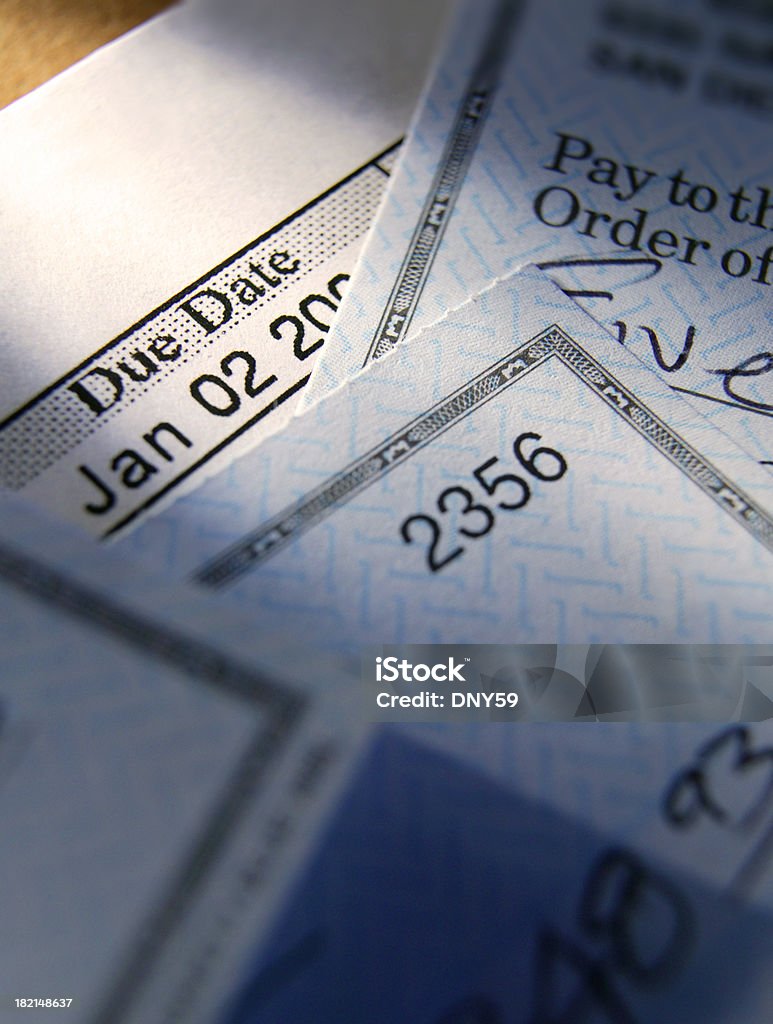 Le temps de payer les factures - Photo de Chèque libre de droits