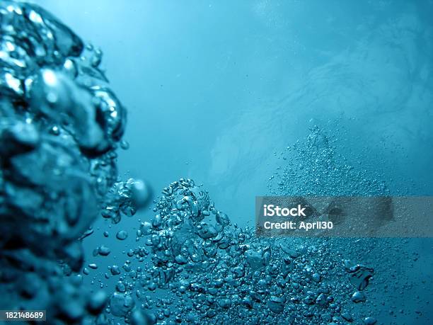 Ascendente De Bolhas - Fotografias de stock e mais imagens de Dióxido de carbono - Dióxido de carbono, Mar, Água