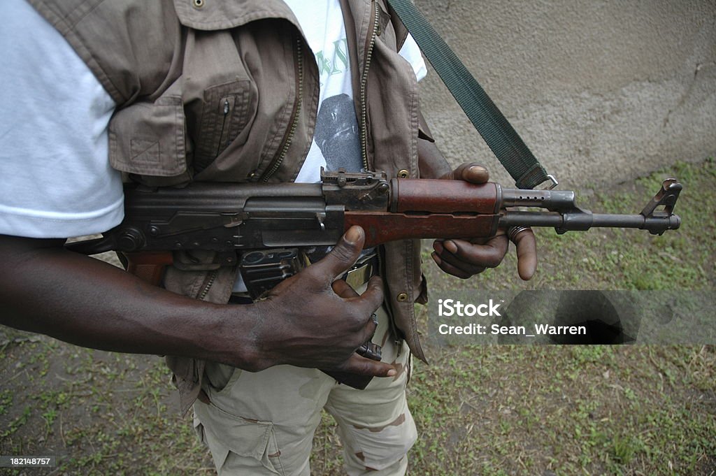 Rebelle et son fusil - Photo de Afrique libre de droits