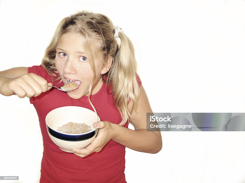 Menina adolescente comer cereais - Royalty-free Cereais de pequeno-almoço Foto de stock