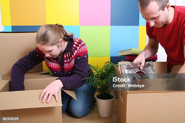 Mudanza Foto de stock y más banco de imágenes de Actividad física - Actividad física, Adulto, Caja