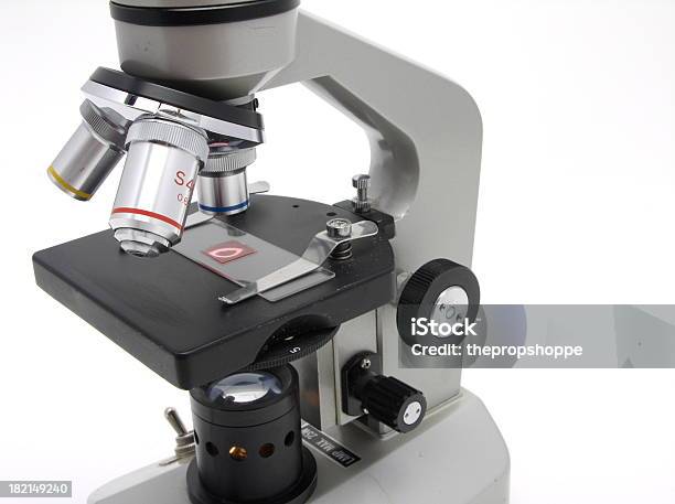 Photo libre de droit de Microscope 4 banque d'images et plus d'images libres de droit de Expertise médicolégale - Expertise médicolégale, Horizontal, Instrument optique