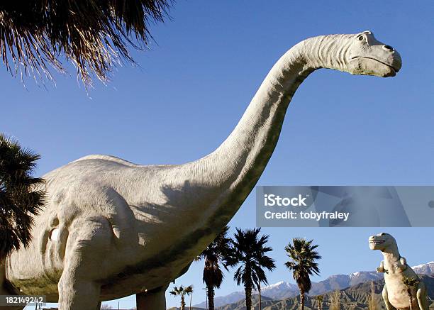 Dinosauro - Fotografie stock e altre immagini di Dinosauro - Dinosauro, Palm Springs - California, Ciglio della strada