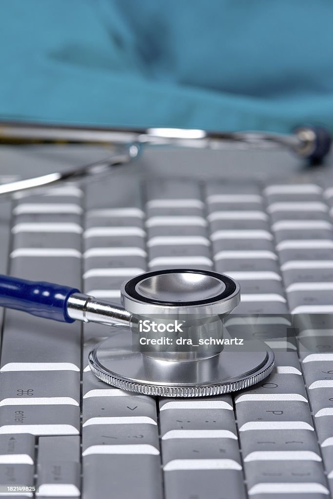 Medicina y ordenador - Foto de stock de Alegoría libre de derechos