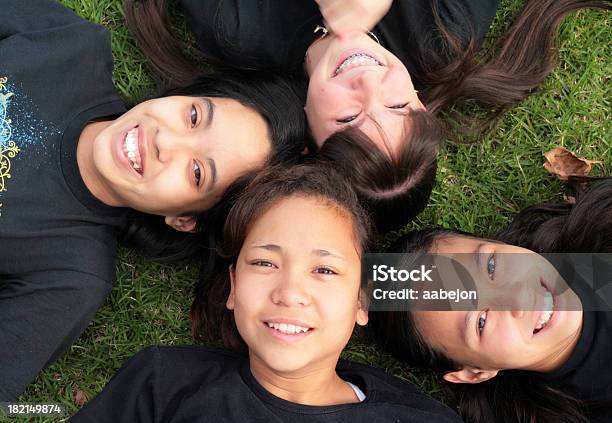 Gli Amici - Fotografie stock e altre immagini di Adolescente - Adolescente, Close-up, Fratelli e sorelle