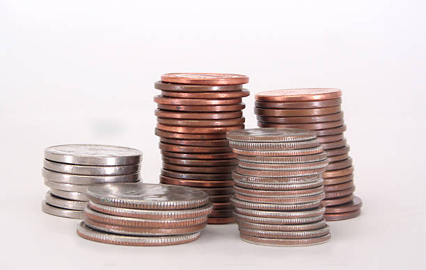 ポケット変更. - coin stacking nickel penny ストックフォトと画像