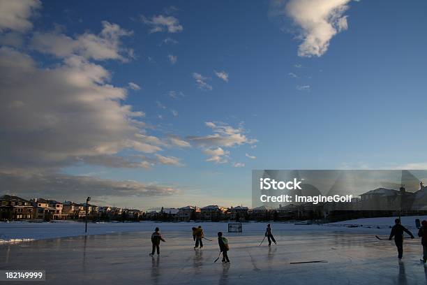 Pickup De Hóquei - Fotografias de stock e mais imagens de Ao Ar Livre - Ao Ar Livre, Pista de Patinagem no Gelo, Aprender