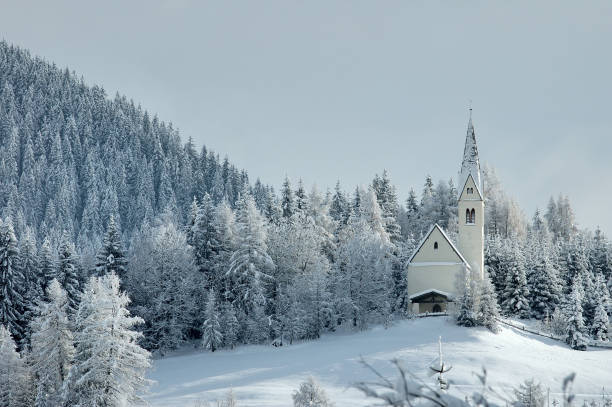 istock Church in the snow 4/5 182150309