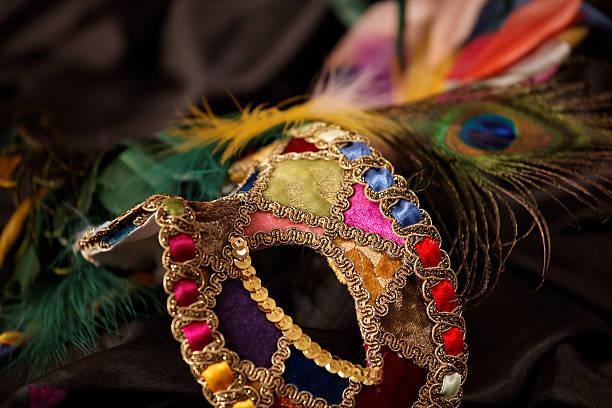 maschera di carnevale - mardi gras carnival peacock mask foto e immagini stock