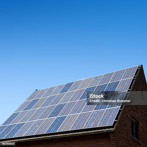 Solarkollektoren Gegen Einen Blauen Himmel Mit Vielen Copyspace Stockfoto und mehr Bilder von Solarkraftwerk