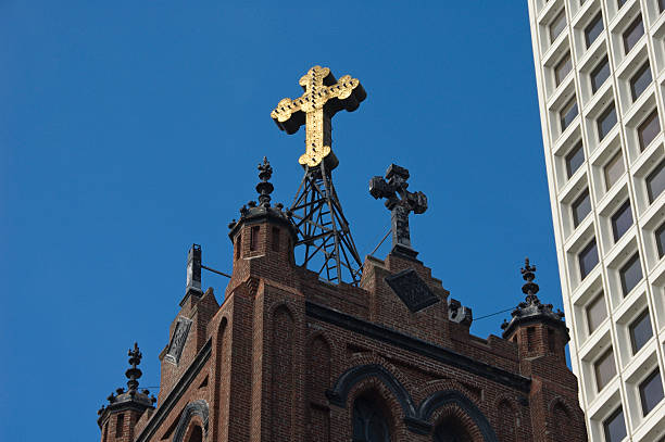 urban fé - san francisco county church cross shape cross imagens e fotografias de stock