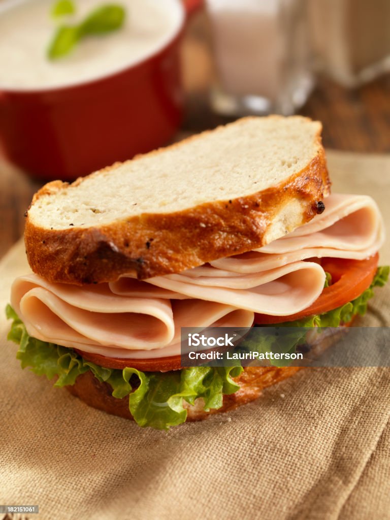 Turquía sándwich con sopa de champiñones - Foto de stock de Pavo - Carne blanca libre de derechos